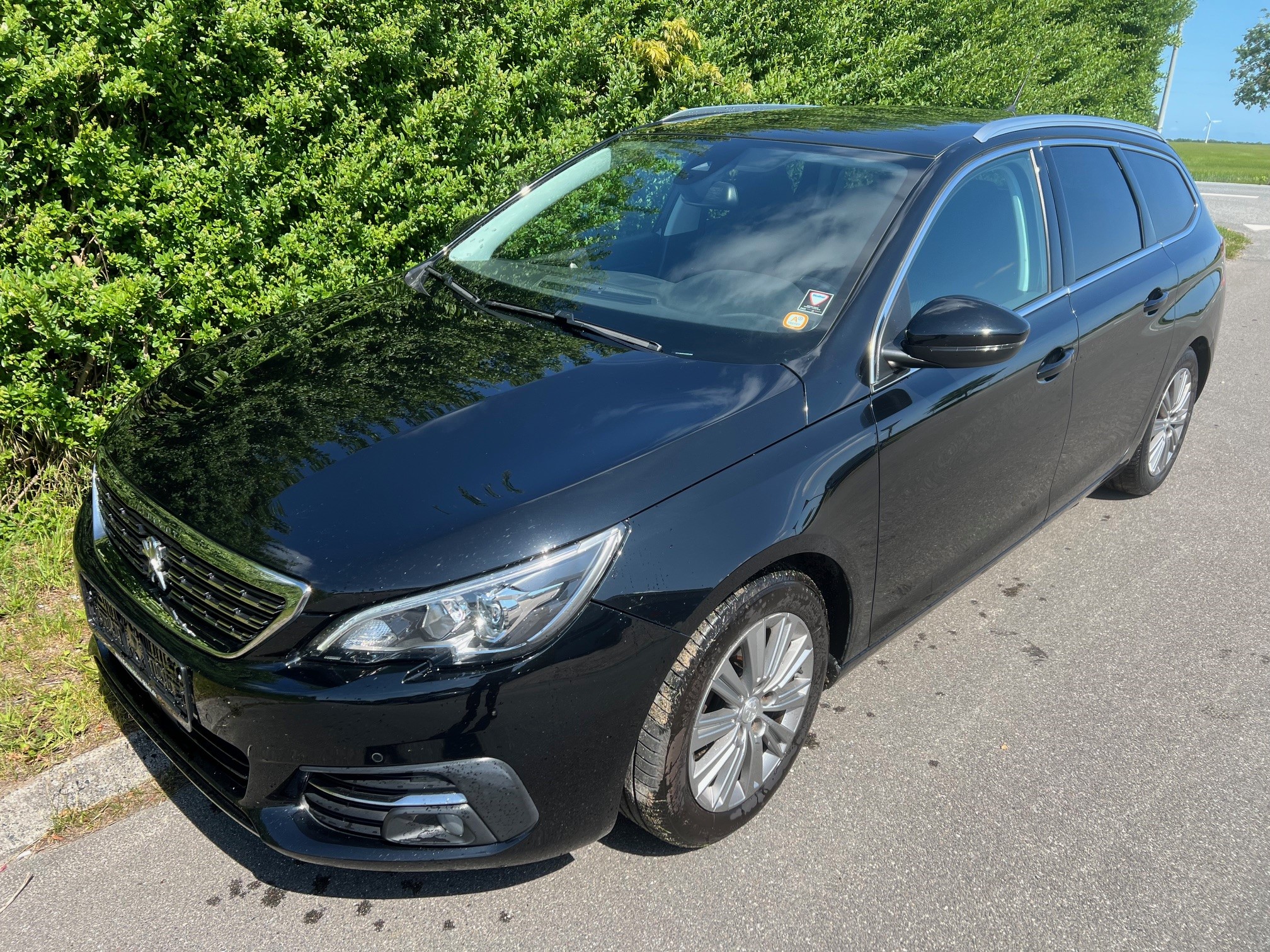 PEUGEOT 308 1,2 E-THP ALLURE SKY HK 13