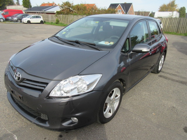 TOYOTA AURIS 1,4 D4D HK 90