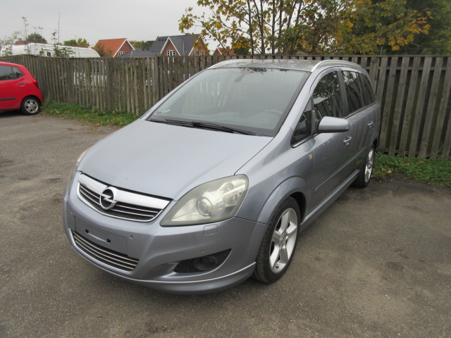 OPEL ZAFIRA 1,9 CDTI AUT 150. 7 PER