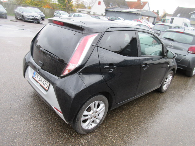 TOYOTA AYGO 1,0 VVT-I HK 69