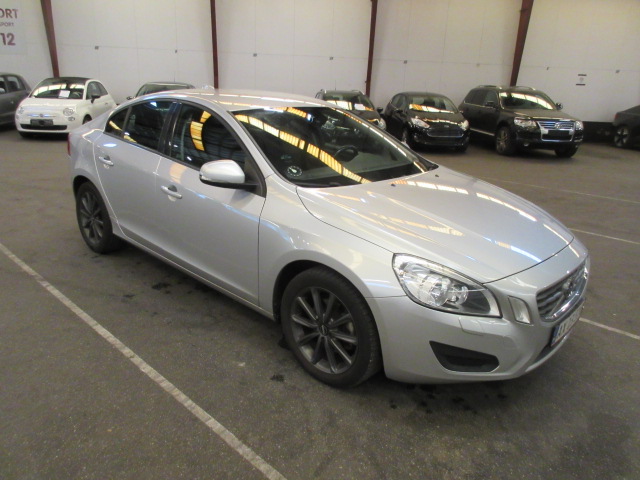 VOLVO S60 1,6 D EDRIVE HK 114