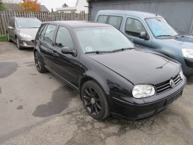 VW GOLF 2,0I