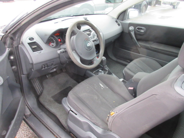 RENAULT MEGANE 1,6I COUPE-CABRIO