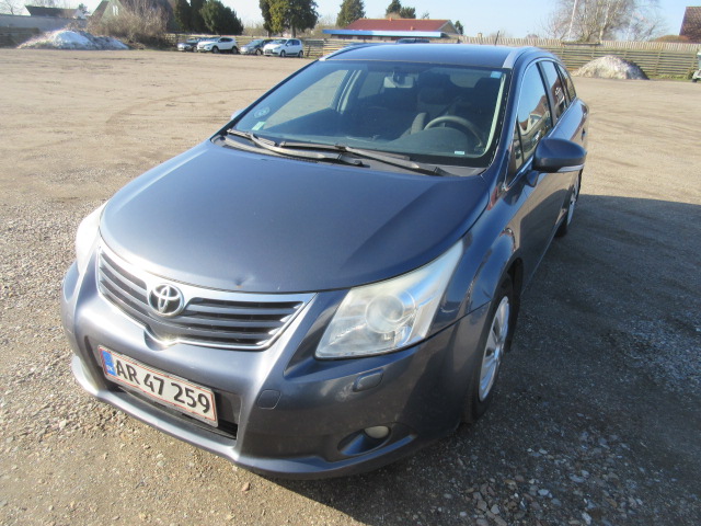 TOYOTA AVENSIS 2,0 D4D HK 126