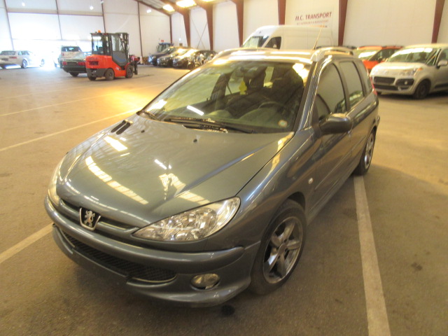 PEUGEOT 206 1,4 HK 75