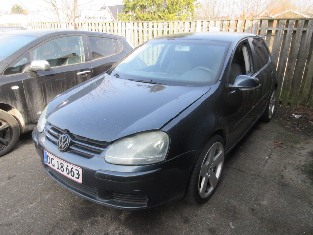 VW GOLF 1,6I HK 116