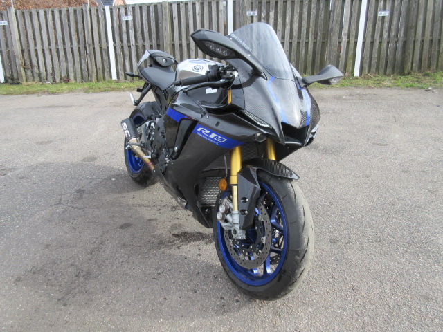 YAMAHA R1M HK 200
