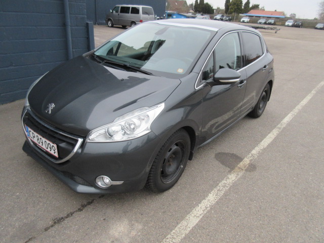 PEUGEOT 208 1,2 VTI ALLURE SKY