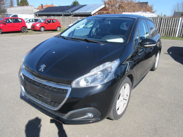 PEUGEOT 208 1,5 BHDI SIGNATURE+ HK 102