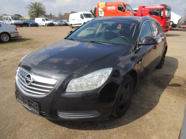 OPEL INSIGNIA 2,0 CDTI HK 160 SPORT