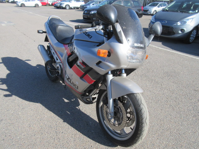SUZUKI GSX 750F