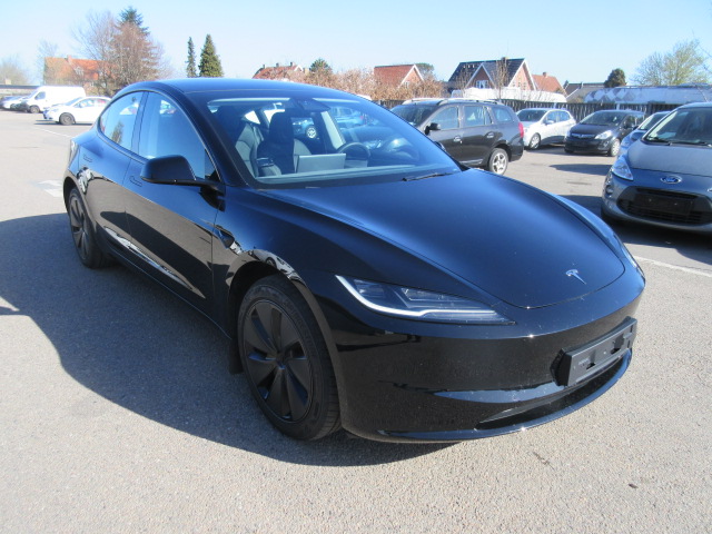 TESLA MODEL 3 LONG RANGE HK 320