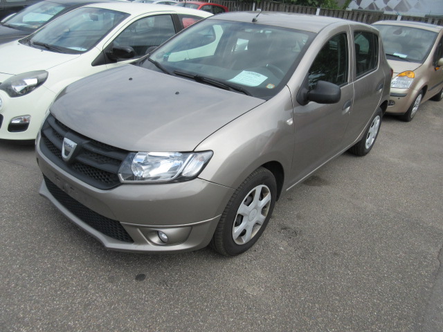 DACIA SANDERO 1,5 DCI HK 75