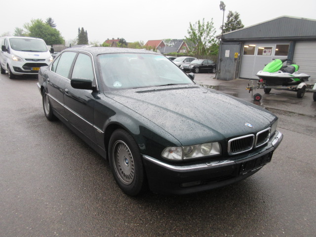 BMW 750I AUT 5,4 V12HK 326