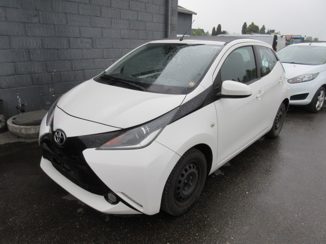 TOYOTA AYGO 1.0 VVT-I X-WAVE SKY HK69