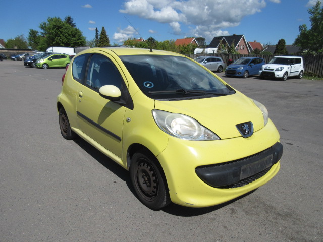PEUGEOT 107 1,0I HK 68