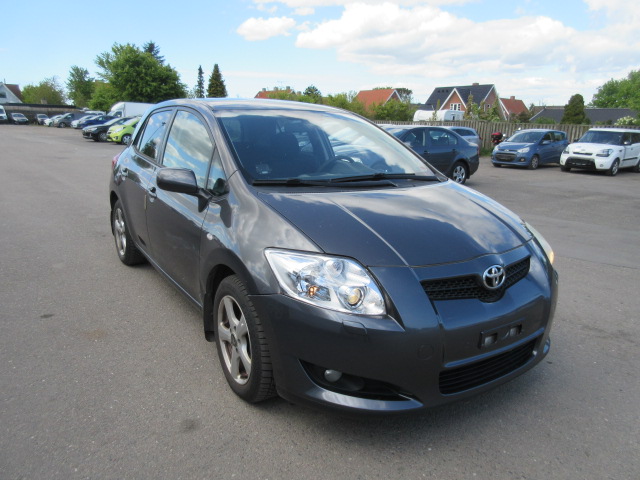 TOYOTA AURIS 1,6I HK 132