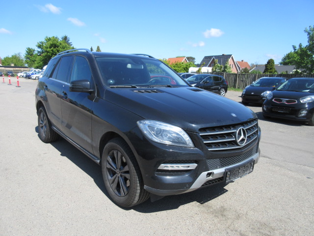 MERCEDES M 350 BLUE 4 MATIC AUT HK 258