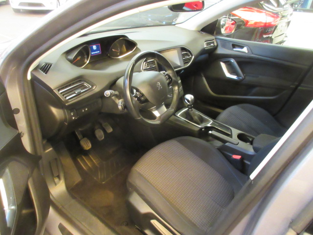 PEUGEOT 308 1.2 PURETECH STYLE HK 130