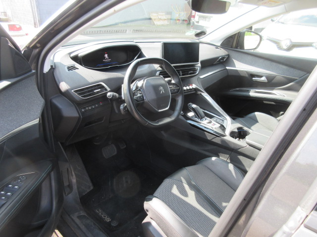 PEUGEOT 3008 1.6 HYBRID AUT HK 225