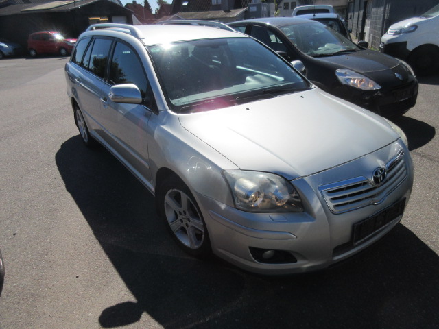 TOYOTA AVENSIS 2,0 D-4D HK 126