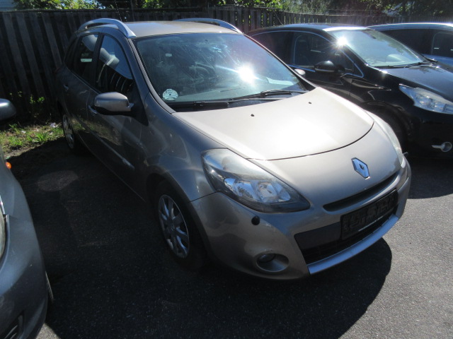 RENAULT CLIO 1.2 TCE SPORT TOURER 100