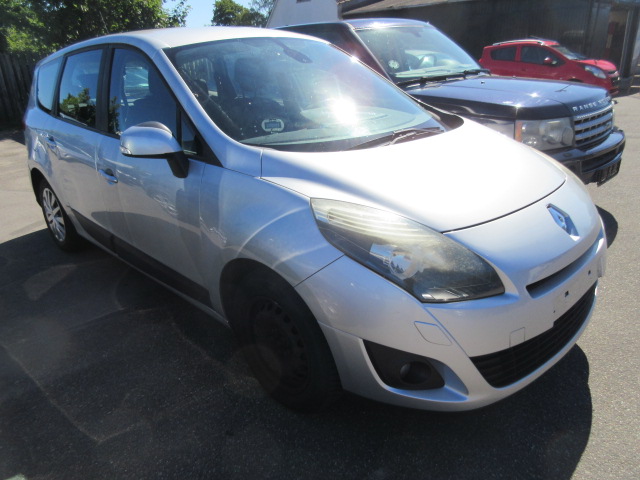 RENAULT GRAND SCENIC 1,9 DCI HK 130