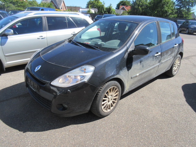 RENAULT CLIO 1,5 DCI HK 75