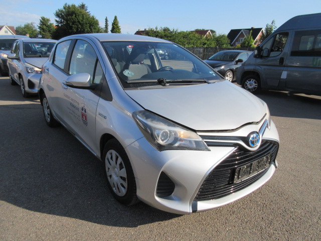 TOYOTA YARIS 1,5 HYBRID AUT HK 73