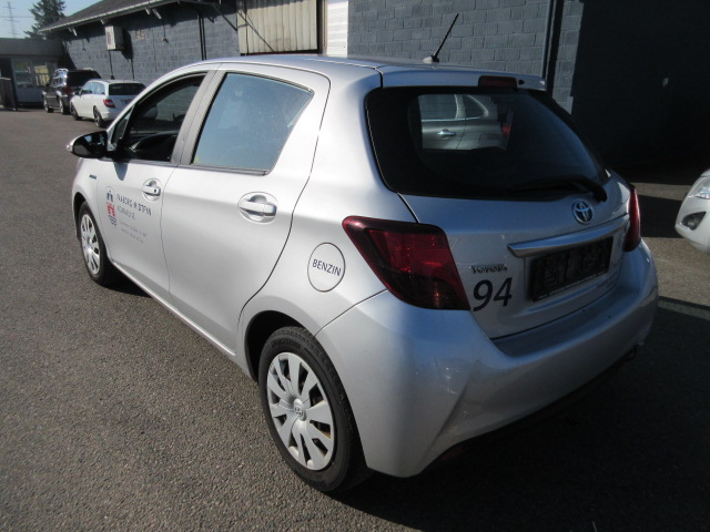 TOYOTA YARIS 1,5 HYBRID AUT HK 73