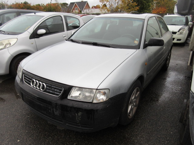 AUDI A3 1,8I AUT
